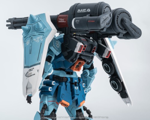 ＭＧ 1/100 机动战士高达SEED Destiny ZGMF-1001/K 斩击型扎古幽灵(伊扎克·玖尔专用机)