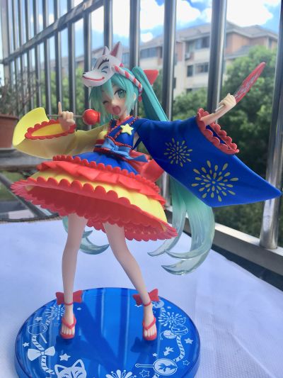 初音未来 压泡面人偶