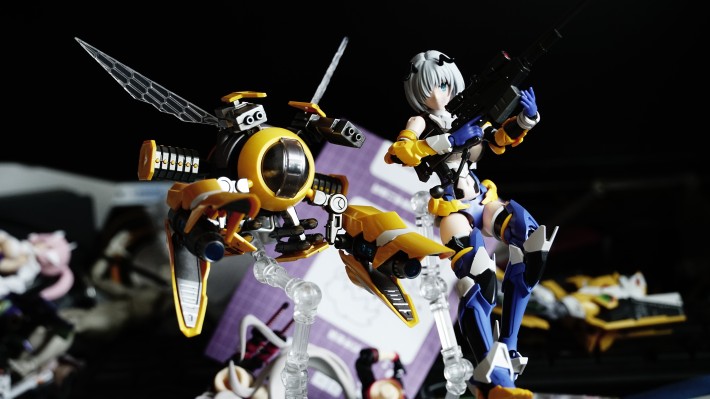 雏蜂-B.E.E. 琉璃