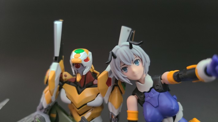 雏蜂-B.E.E. 琉璃