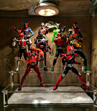 S.H.Figuarts（真骨雕制法）假面骑士响鬼红