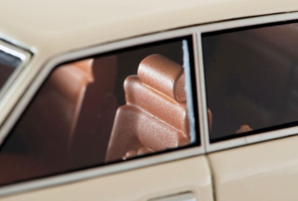 Ignition Model x Tomytec T-IG4325 日产Nissan 赛德里克 HT 280E Broam (白色)