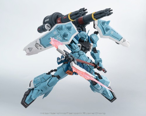 ＭＧ 1/100 机动战士高达SEED Destiny ZGMF-1001/K 斩击型扎古幽灵(伊扎克·玖尔专用机)