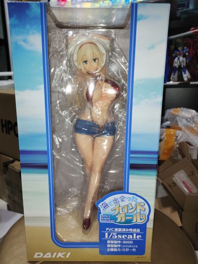 海上遇见的金发女孩