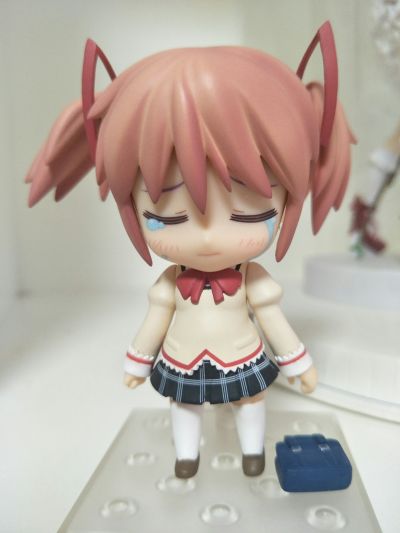 粘土人 #175 魔法少女小圆 鹿目圆香 & 丘比 学校统一的版本。