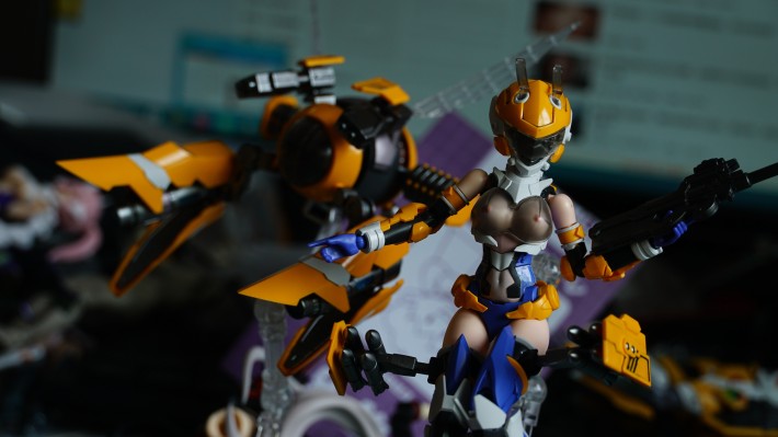 雏蜂-B.E.E. 琉璃