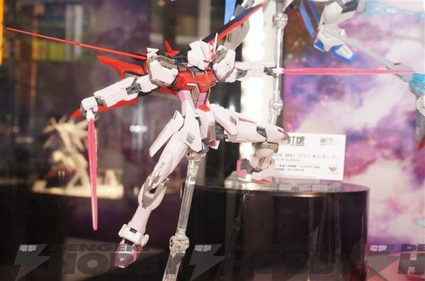 ROBOT魂 机动战士高达SEED MBF-02+AQM/E+X01 空装嫣红强袭高达&MBF-02 嫣红强袭高达