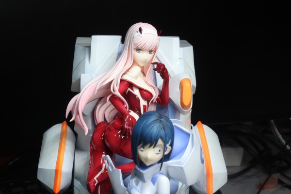 Darling in the FRANXX 零二＆莓