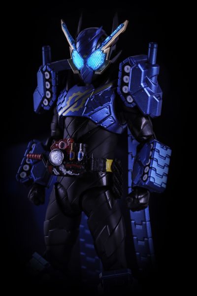 S.H.Figuarts 假面骑士：创骑 假面骑士创骑 双坦形态