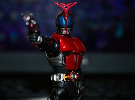 S.H.Figuarts(真骨雕制法) 假面骑士甲斗王 骑士形态