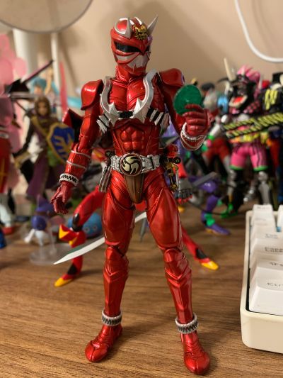 S.H.Figuarts（真骨雕制法）假面骑士响鬼红