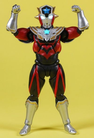 S.H.Figuarts 泰迦奥特曼 泰塔斯奥特曼