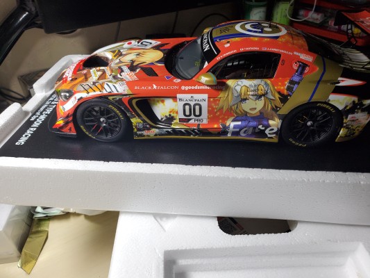 1/18 GOODSMILE RACING & TYPE-MOON RACING 2019 SPA24H Ver. GSC线上限定版