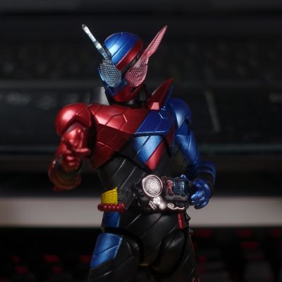 S.H.Figuarts 假面骑士创骑 兔子坦克形态  [BEST SELECTION]