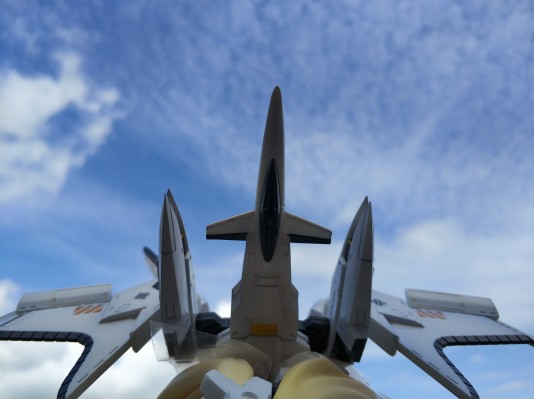 天使型安瓦尔，武装神姬中最喜欢的一个的，mk2看板娘，机甲是可拆卸的，双马尾看着应该也可以拆下来，不过用力拔了下没拔出来