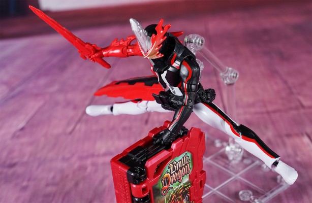 Rider Kick's Figure 假面骑士：圣刃 假面骑士圣刃 勇气之龙