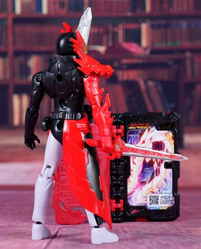 Rider Kick's Figure 假面骑士：圣刃 假面骑士圣刃 勇气之龙