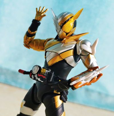 S.H.Figuarts  假面骑士创骑 实验形态  （兔子巨龙形态）