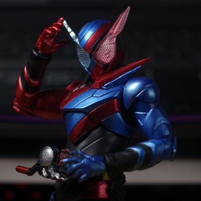 S.H.Figuarts 假面骑士创骑 兔子坦克形态  [BEST SELECTION]