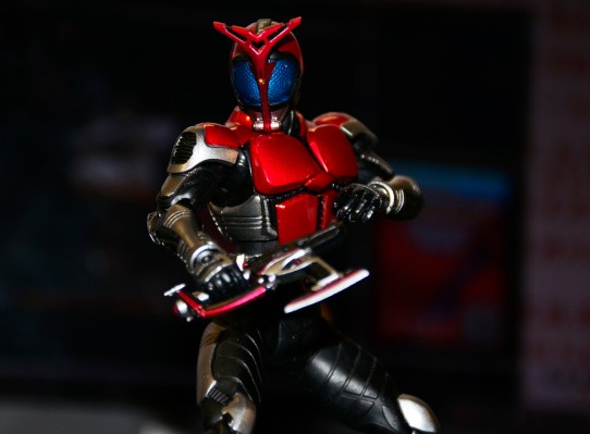 S.H.Figuarts(真骨雕制法) 假面骑士甲斗王 骑士形态