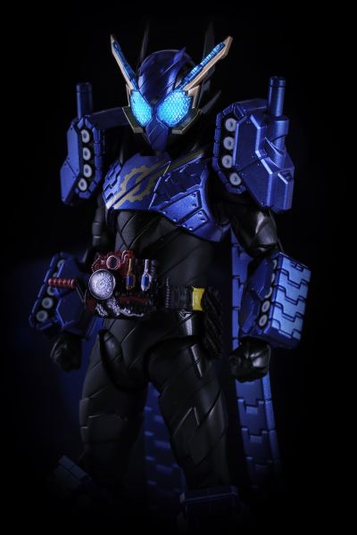 S.H.Figuarts 假面骑士：创骑 假面骑士创骑 双坦形态