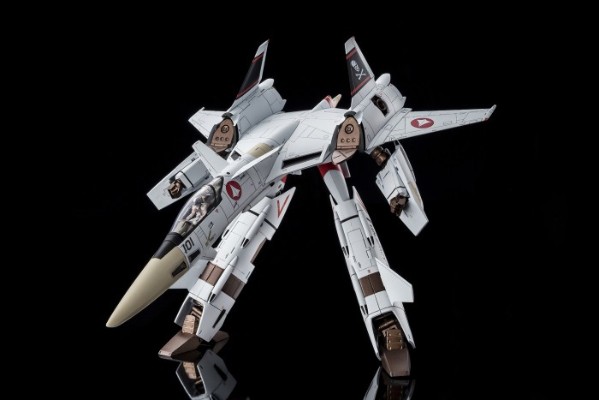超时空要塞 FLASH BACK 2012 完全变形 VF-4A 闪电III 一条辉 搭乘机 Premium Finish