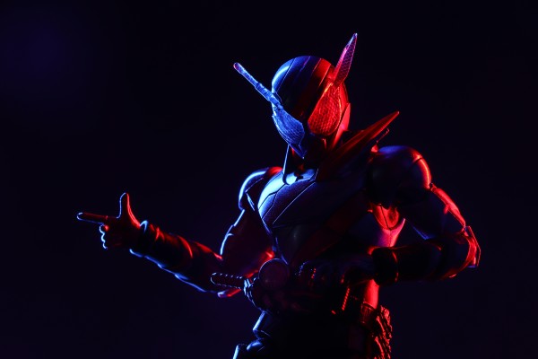 S.H.Figuarts 假面骑士创骑 兔子坦克危险形态