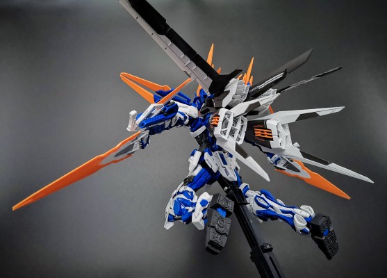 MG 1/100 机动战士高达SEED DESTINY ASTRAY BMBF-P03D 异端高达蓝色机D型