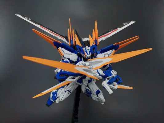 MG 1/100 机动战士高达SEED DESTINY ASTRAY BMBF-P03D 异端高达蓝色机D型