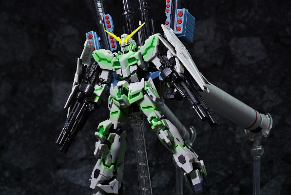 ROBOT魂 SP 机动战士高达UC RX-0独角兽高达 觉醒样式 荧光底座套装