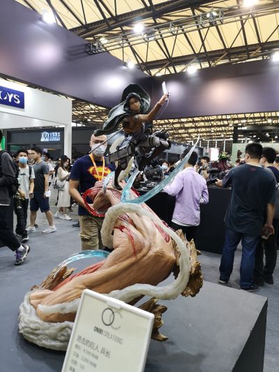 进击的巨人 利威尔&女巨人