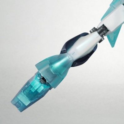 ROBOT魂  机动战士高达 逆袭的夏亚 RX-93ν 高达 精神感应框架粒子放出样式