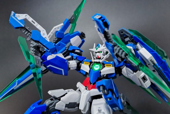 RG 机动战士高达00V  量子型00高达 全刃式