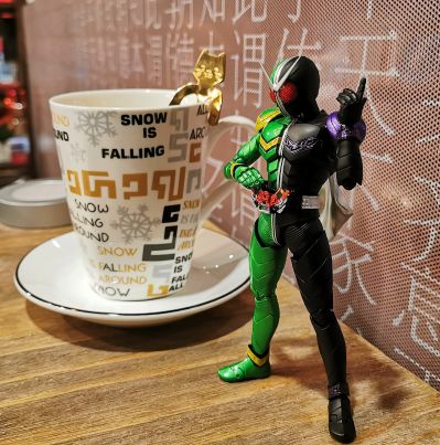 S.H.Figuarts(真骨雕制法) 假面骑士双骑 疾风王牌形态