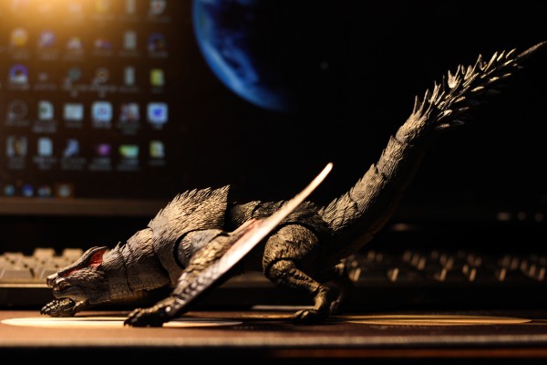 S.H.MonsterArts 怪物猎人 迅龙