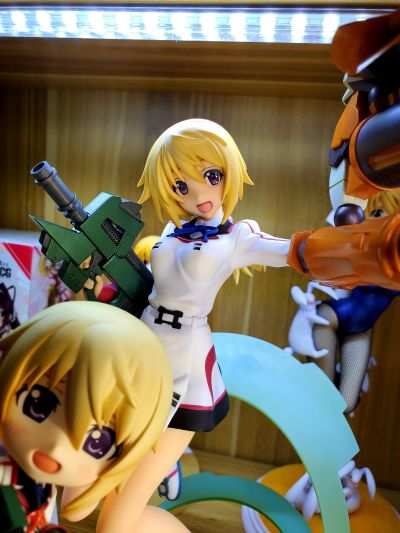 IS〈无限斯特拉托斯〉 夏洛特・迪诺亚 贵宾犬版