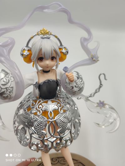 《国家宝藏》葡萄花鸟纹银香囊