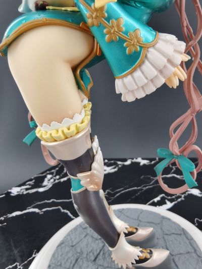 光明之响 琳娜・梅菲尔德