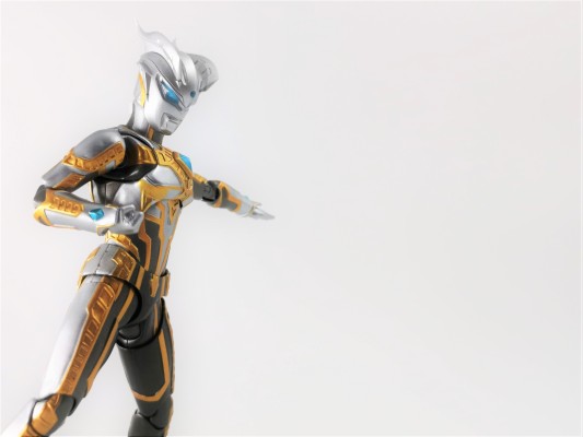 S.H.Figuarts 赛罗奥特曼闪耀型