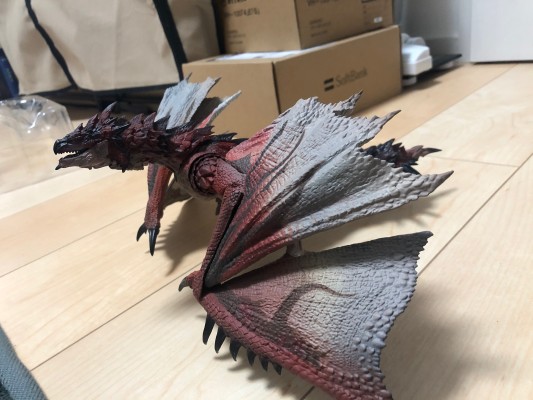 S.H.MonsterArts 怪物猎人 雄火龙