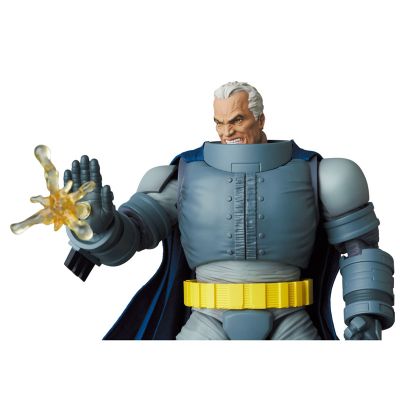 MAFEX No.146 蝙蝠侠 黑暗骑士归来 重甲蝙蝠侠