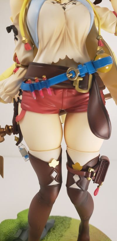 莱莎的炼金工房:常暗女王与秘密藏身处 莱莎琳・斯托特