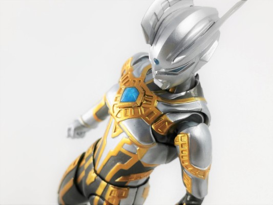 S.H.Figuarts 赛罗奥特曼闪耀型