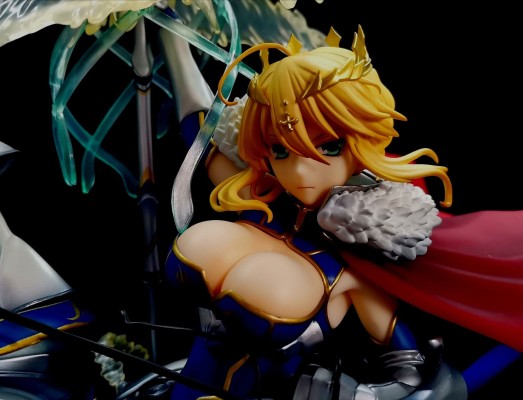 她真的实在是太大了……