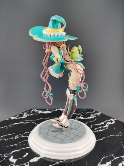 光明之响 琳娜・梅菲尔德