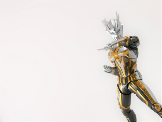 S.H.Figuarts 赛罗奥特曼闪耀型