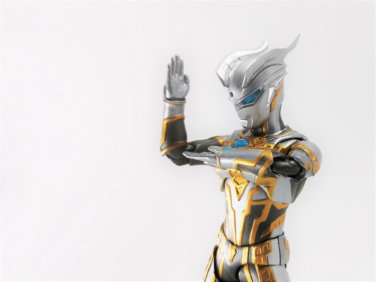 S.H.Figuarts 赛罗奥特曼闪耀型