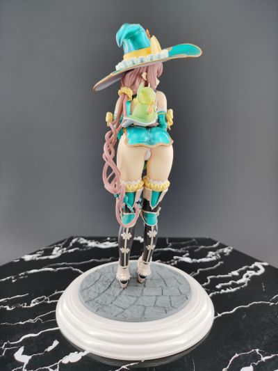 光明之响 琳娜・梅菲尔德