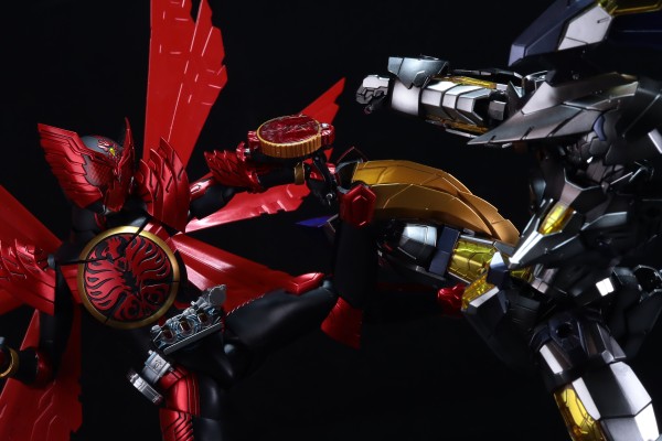 S.H.Figuarts(真骨雕制法)  假面骑士欧兹 假面骑士欧兹 鹰雀鹫联组