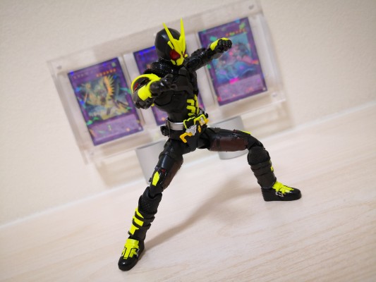 S.H.Figuarts 剧场版 假面骑士 令和 第一世代 假面骑士零零一